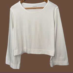 Anthropologie Women’s Cropped White Shirt with wide‎ long sleeves. Size small